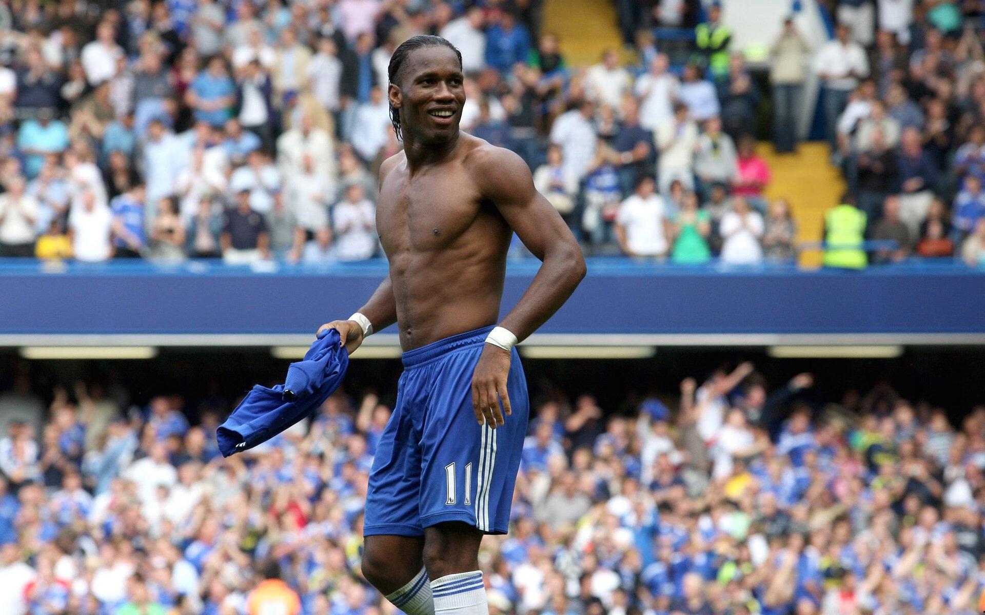 维埃拉盛赞德布劳内，定义时代的引擎，史上最佳中场的有力竞争者